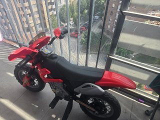 Moto infantil Feber roja