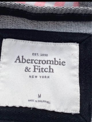 Sudadera Abercrombie & Fitch con encaje