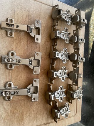 Bisagras para Muebles