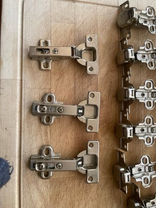 Bisagras para Muebles