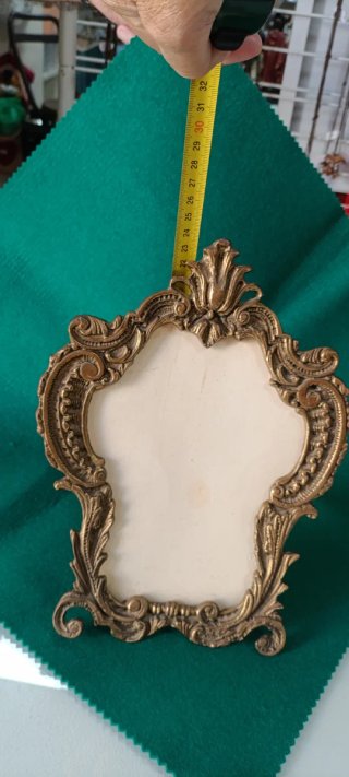 Marco de bronce macizo antiguo