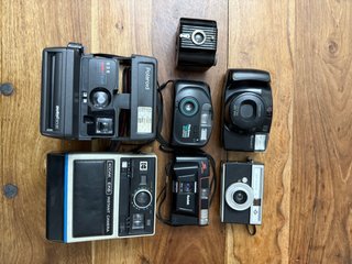 Lotto 7 Fotocamere Analogiche: Polaroid, Kodak, Agfa..