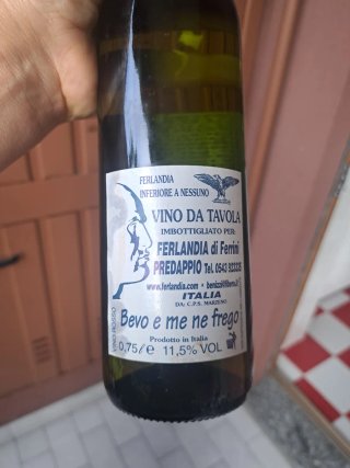 Bottiglia di vino vuota Nero di Predappio
