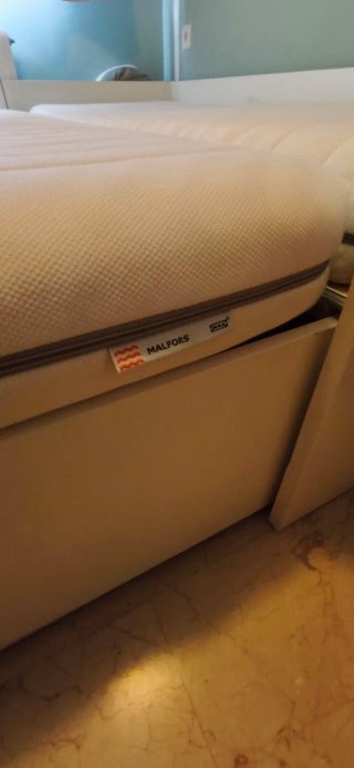 Diván Brimnes Ikea con 2 cajones