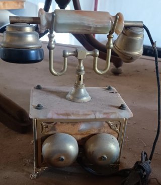 Teléfono antiguo de sobremesa