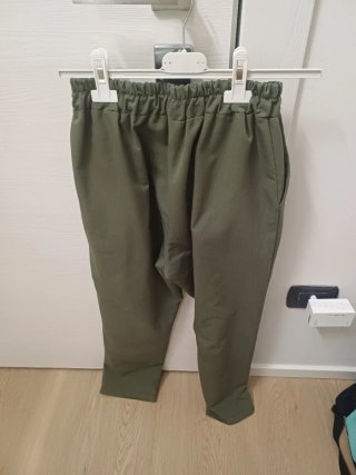Pantaloni verdi