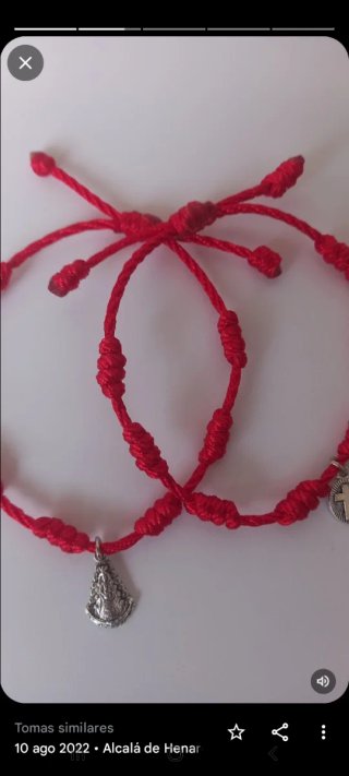 Pulseras 7 nudos rojas con dijes plateados
