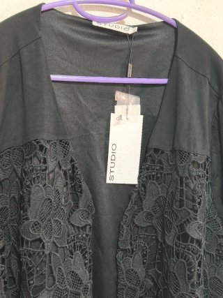 Chaqueta Studio Negra Encaje Flecos