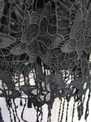 Chaqueta Studio Negra Encaje Flecos