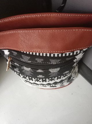Bolso de mujer con flecos