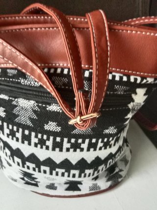Bolso de mujer con flecos