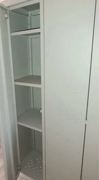 Armario beige 3 puertas metal de IKEA