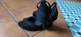 Zapatos de baile salón negros, con poco tacón