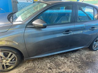 Peugeot 208 2021