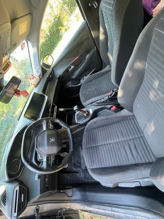 Peugeot 208 2021