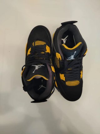 Zapatillas Jordan 4 Niño Negro Amarillo