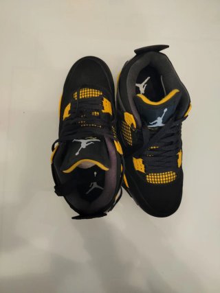Zapatillas Jordan 4 Niño Negro Amarillo