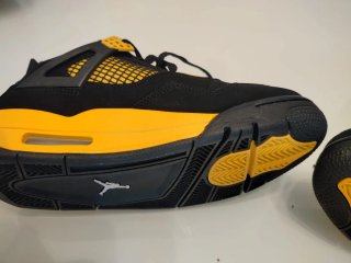 Zapatillas Jordan 4 Niño Negro Amarillo