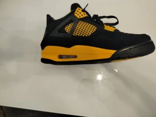 Zapatillas Jordan 4 Niño Negro Amarillo