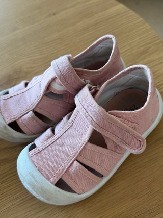 2 pares sandalias Carrefour rosas