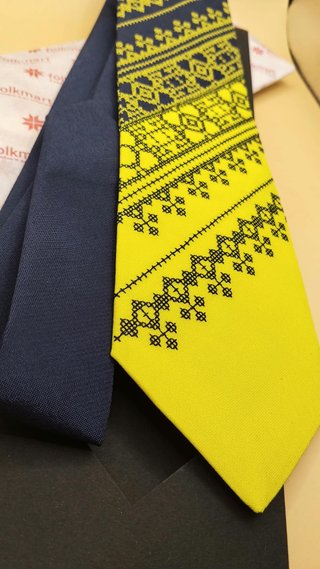 Cravatta ricamata Folk mart nuova