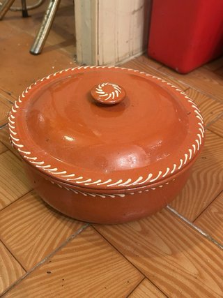Ollas de barro con tapa
