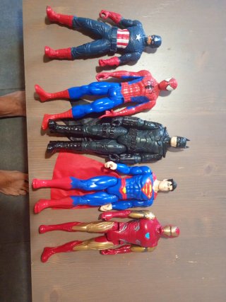 Muñecos Marvel y DC