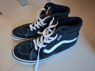 Zapatillas Vans Altas Niña Negras y Blancas