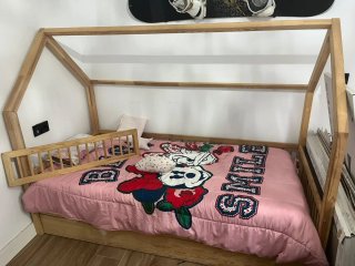 Cama casita madera + 2 colchones
