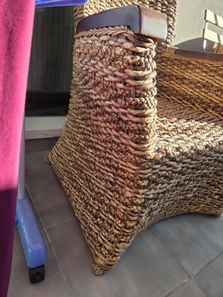 Butaca de mimbre y madera precio negociable