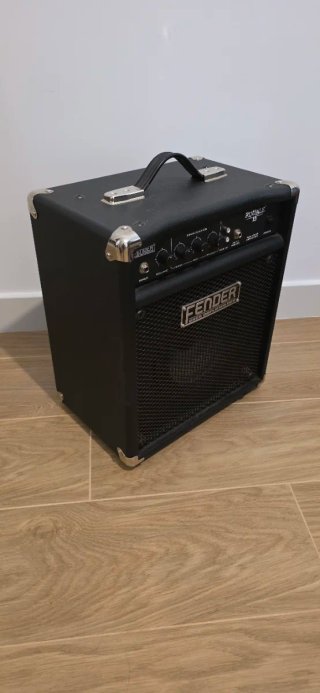 Amplificador Fender Rumble 15