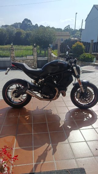 Ducati Monster 797 Negra