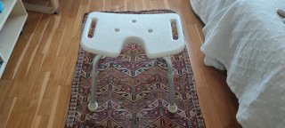 Silla de ducha blanca