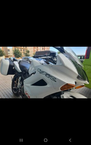 Honda VFR 800 Blanca