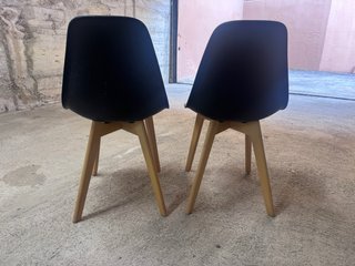 2 Sillas Diseño Nórdico Negras Patas Madera