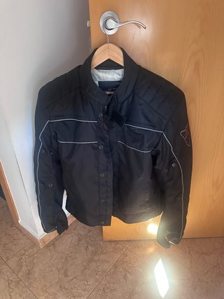 Chaqueta de moto negra