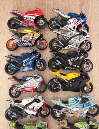 Colección 34 motos 1:18 Altaya Rossi