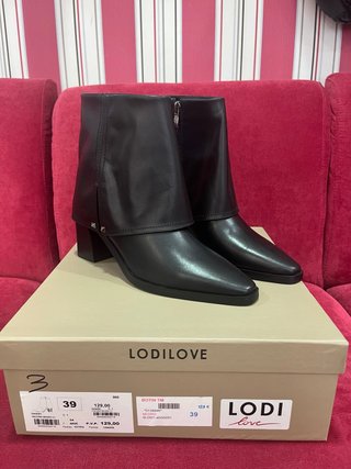 Botines Lodi Love negros clásicos de tacón 39