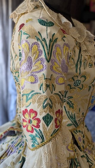 Traje Fallera Blanco con Zapatos y Cancán