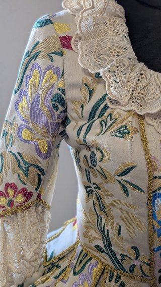 Traje Fallera Blanco con Zapatos y Cancán