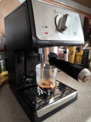 Cafetera DeLonghi Inox Bomba Tradicional
