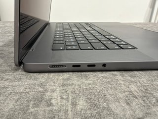 MacBook Pro 16” con chip M1 Pro – 16 GB RAM / 512G