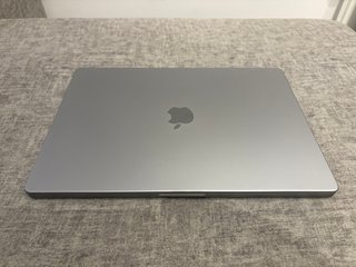 MacBook Pro 16” con chip M1 Pro – 16 GB RAM / 512G
