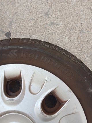 4 Ruedas 175/65 R15 84T (110€ LAS CUATRO)