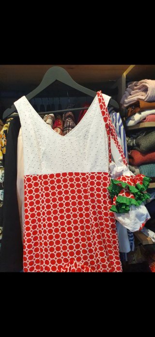 Traje de flamenca chica rojo y verde