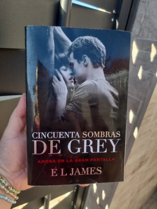 Cincuenta Sombras de Grey (Movie Tie-in Edition...