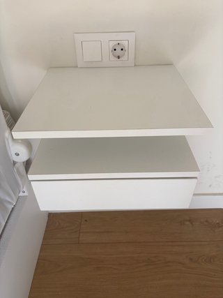 2 Mesitas de noche flotantes blancas