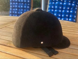 Casco de equitación negro