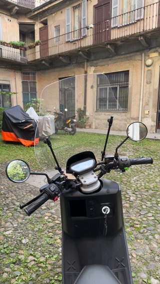 NIU NQi Sport 2024 Grigio Elettrico