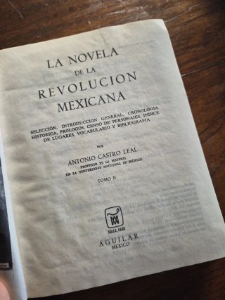 2 libros  LA MOVELA DE  LA REVOLUCIÓN mexicana